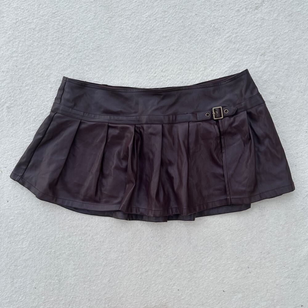 Windsor A Lot Iconic Pleated Mini Skort Women's L Wine Faux Leather Mid-Rise